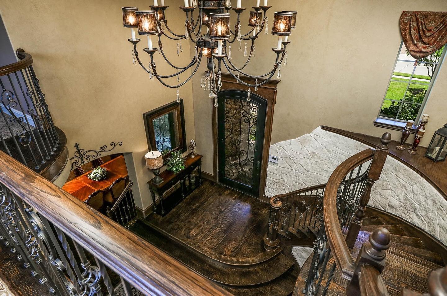 Reg Photos, 1 Drone Photo, Floorplan, Video