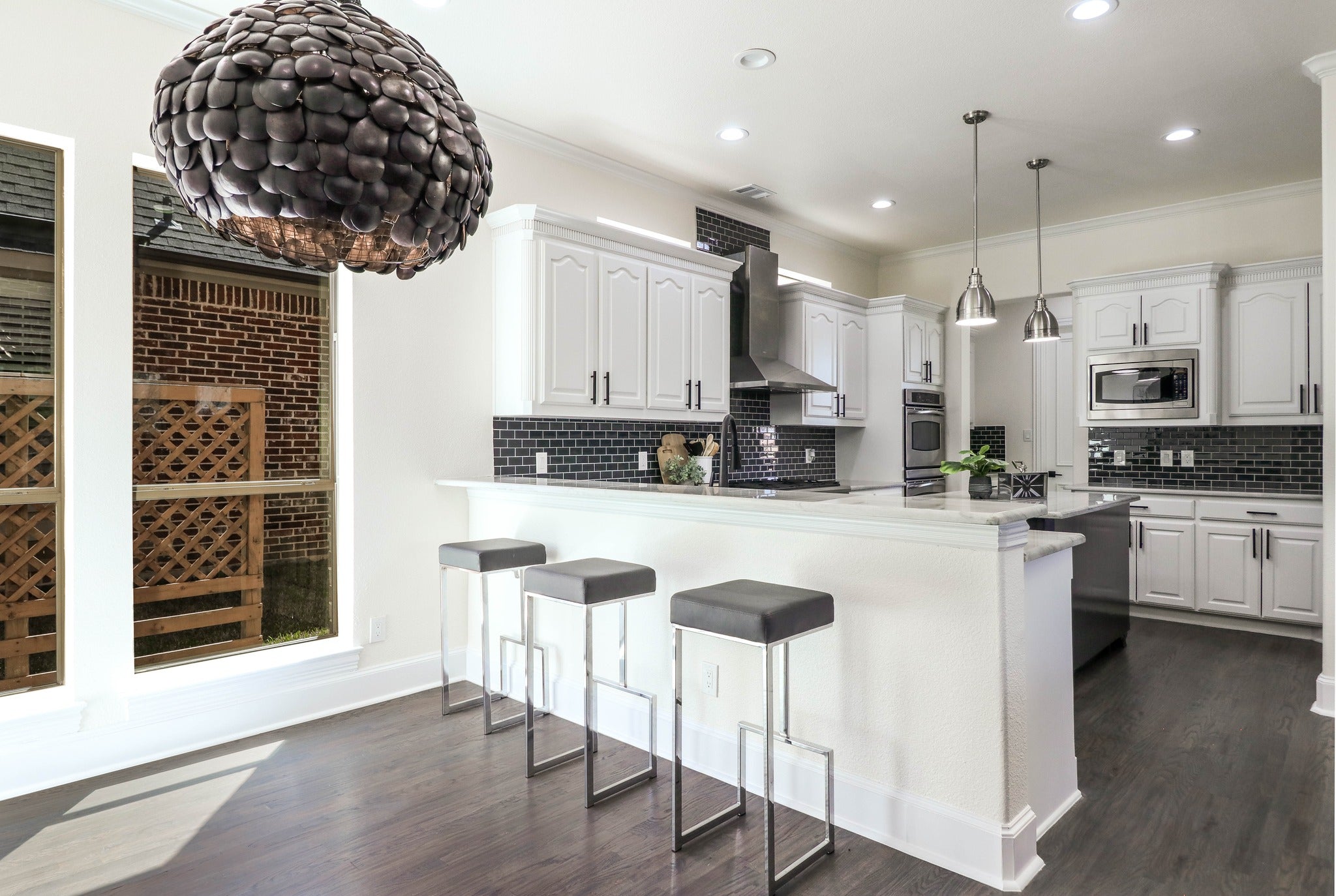Reg Photos, 1 Drone Photo, Floorplan, Video